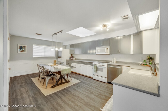 Foto del edificio - 3319 Kirkland Rd NE