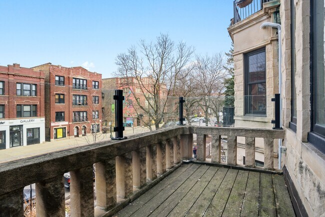 Building Photo - 1257 W Addison St
