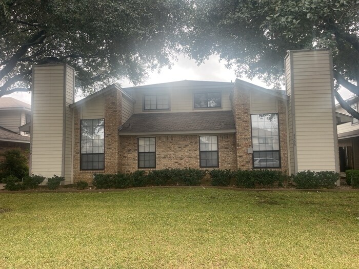 Primary Photo - Newley remodeled 2 bedroom 2 bath Townhome...