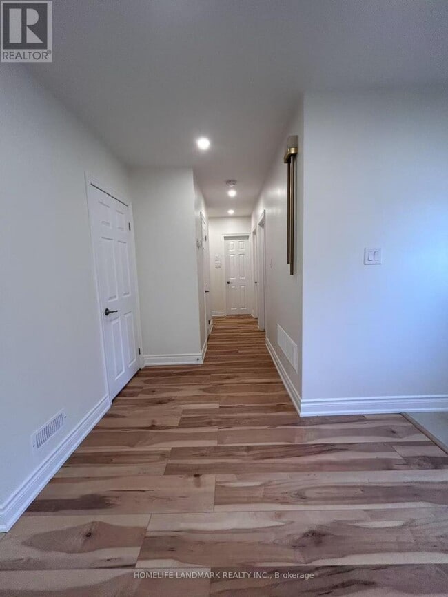 Building Photo - 490 Pineland Ave