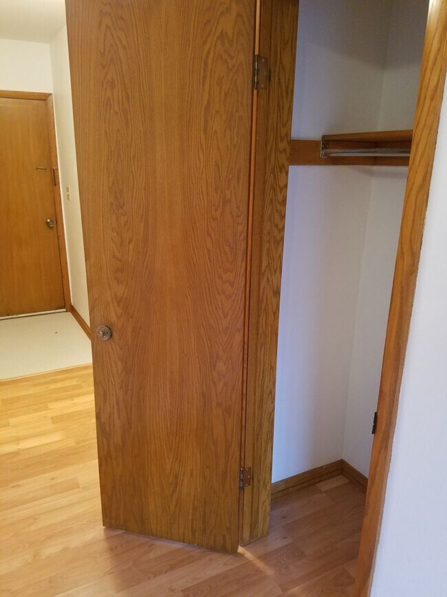 Foto del edificio - 2123 Crescent Dr