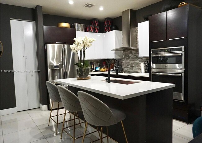 Foto del edificio - 10260 NW 63rd Terrace
