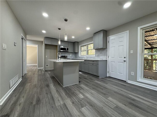 Foto del edificio - 3489 Creighton Rd SW