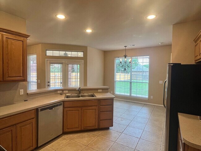 Foto del edificio - Gorgeous 3 Bed 2 Bath In Edmond