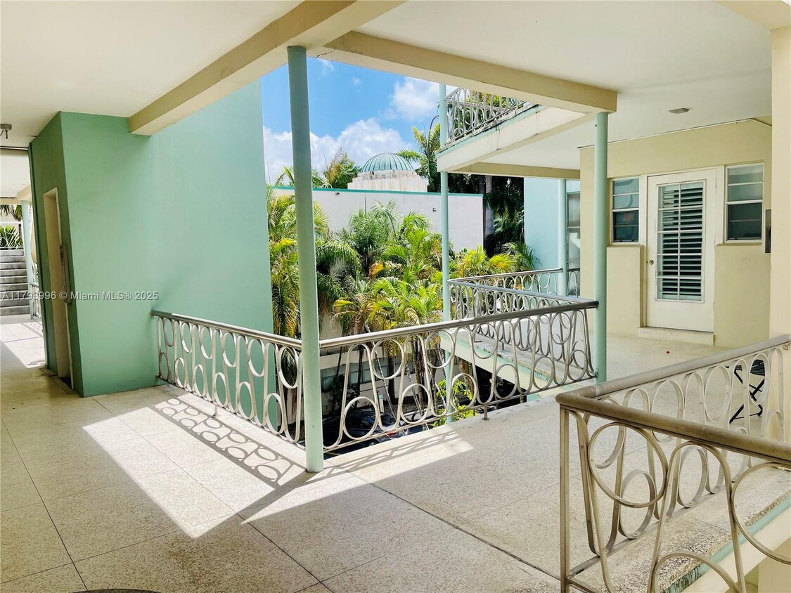 Foto principal - 1755 Washington Ave
