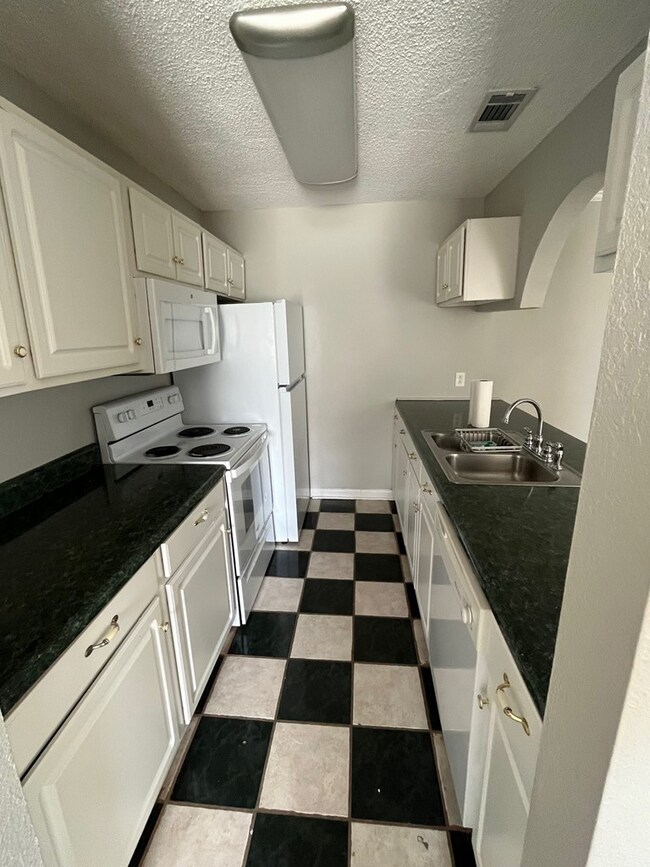 Building Photo - 119 Anns Cove