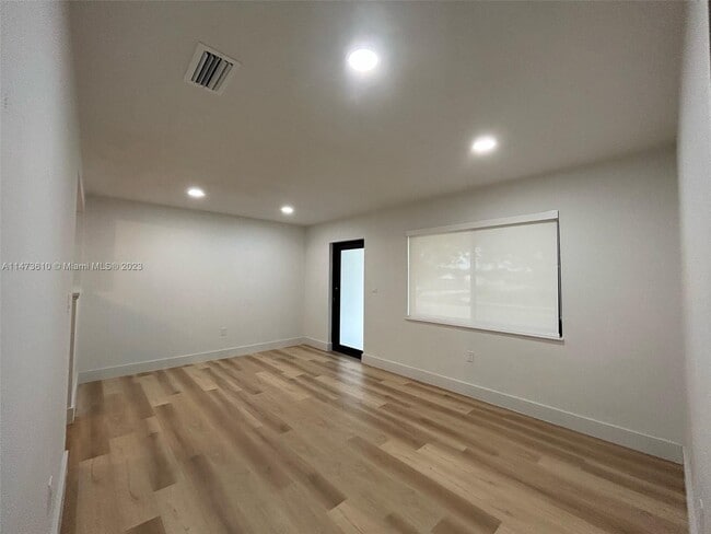 Building Photo - 3200 SW 79th Ave