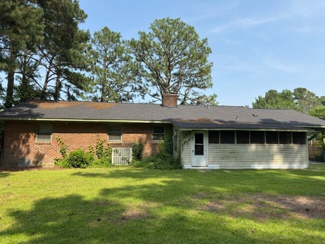 Foto del edificio - 124 S Englewood Dr