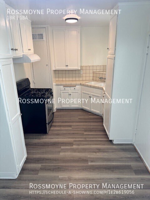 Foto del edificio - 624 E Cypress Ave
