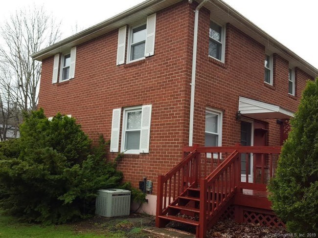 Foto del edificio - 16 Mansfield Dr