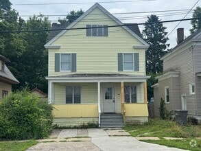 Building Photo - 626 Chatham St