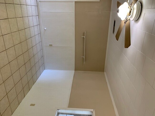 Building Photo - 1 Bedroom Duplex located in Historic Valdosta!