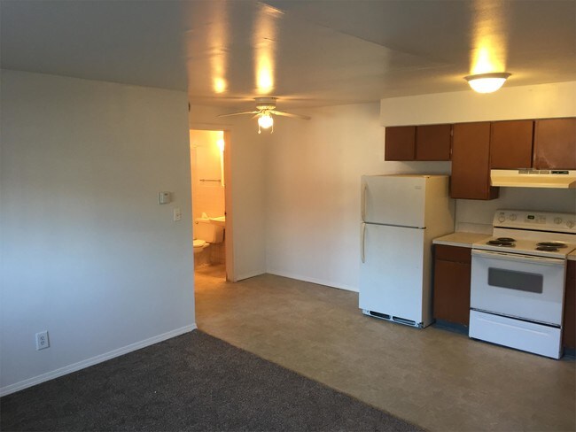 Building Photo - 1206 Eastwood Dr