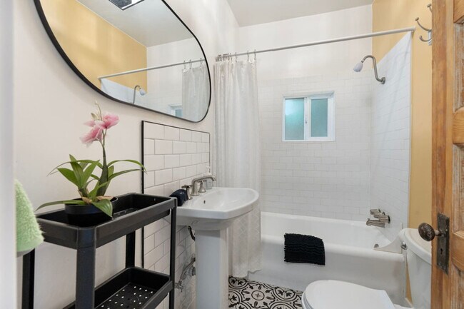 Foto del edificio - 1407 E McKinley St