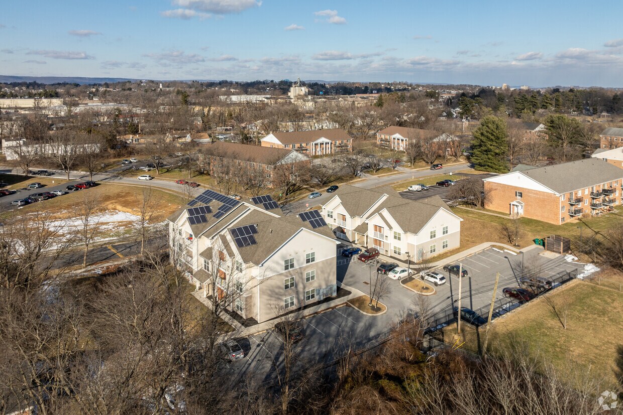 Foto aérea - Crossroads Apartments