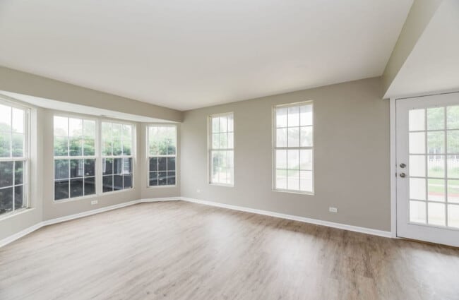Lower level bedroom - 1670 Park Vista Ln