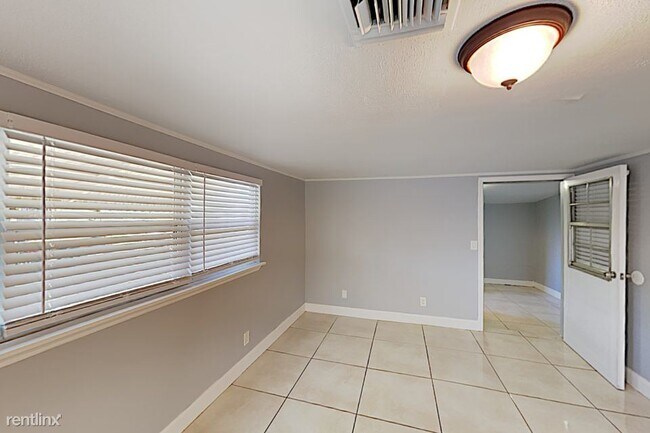 Building Photo - 4414 Applecrest Dr
