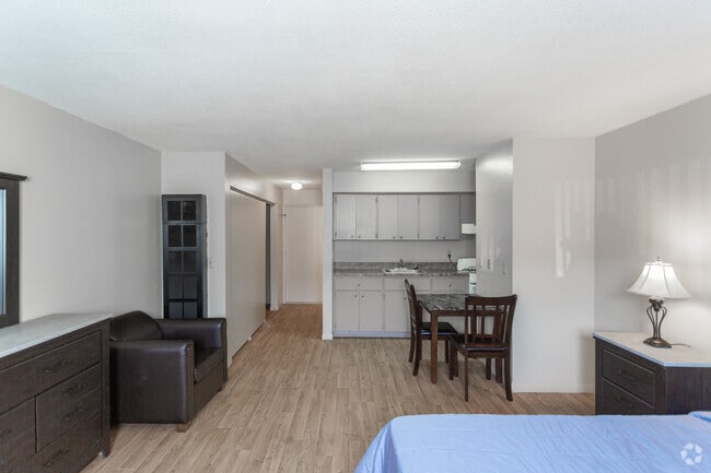 Studio - 405 SF - Qube