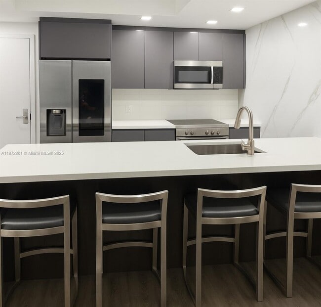 Building Photo - 888 Biscayne Blvd