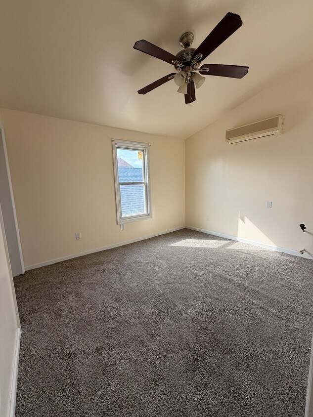 Building Photo - 310 S 7th Ave