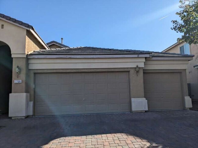 Building Photo - Awesome 3 Bedroom, 2 Bathroom 1 story home...