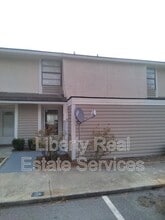 Building Photo - 727 S Main St
