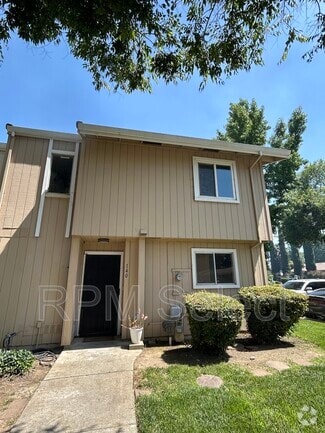Building Photo - 140 Arcadia Dr