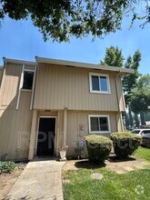 Building Photo - 140 Arcadia Dr