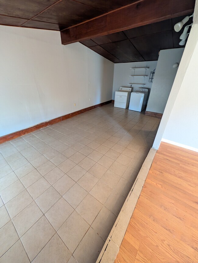 Foto del edificio - 3401 NW Williams Ave