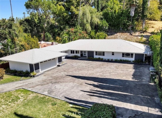Building Photo - 4450 Hayvenhurst Ave