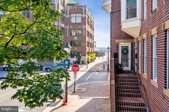 Building Photo - 110 Cameron St