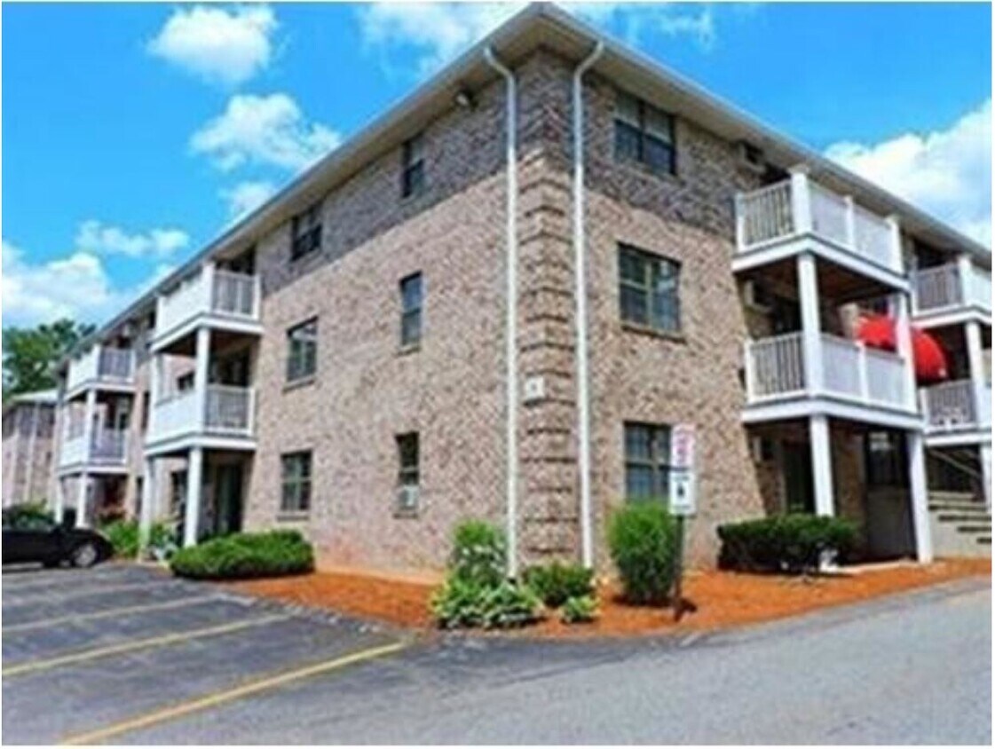 Building Photo - 16 Kenmar Dr