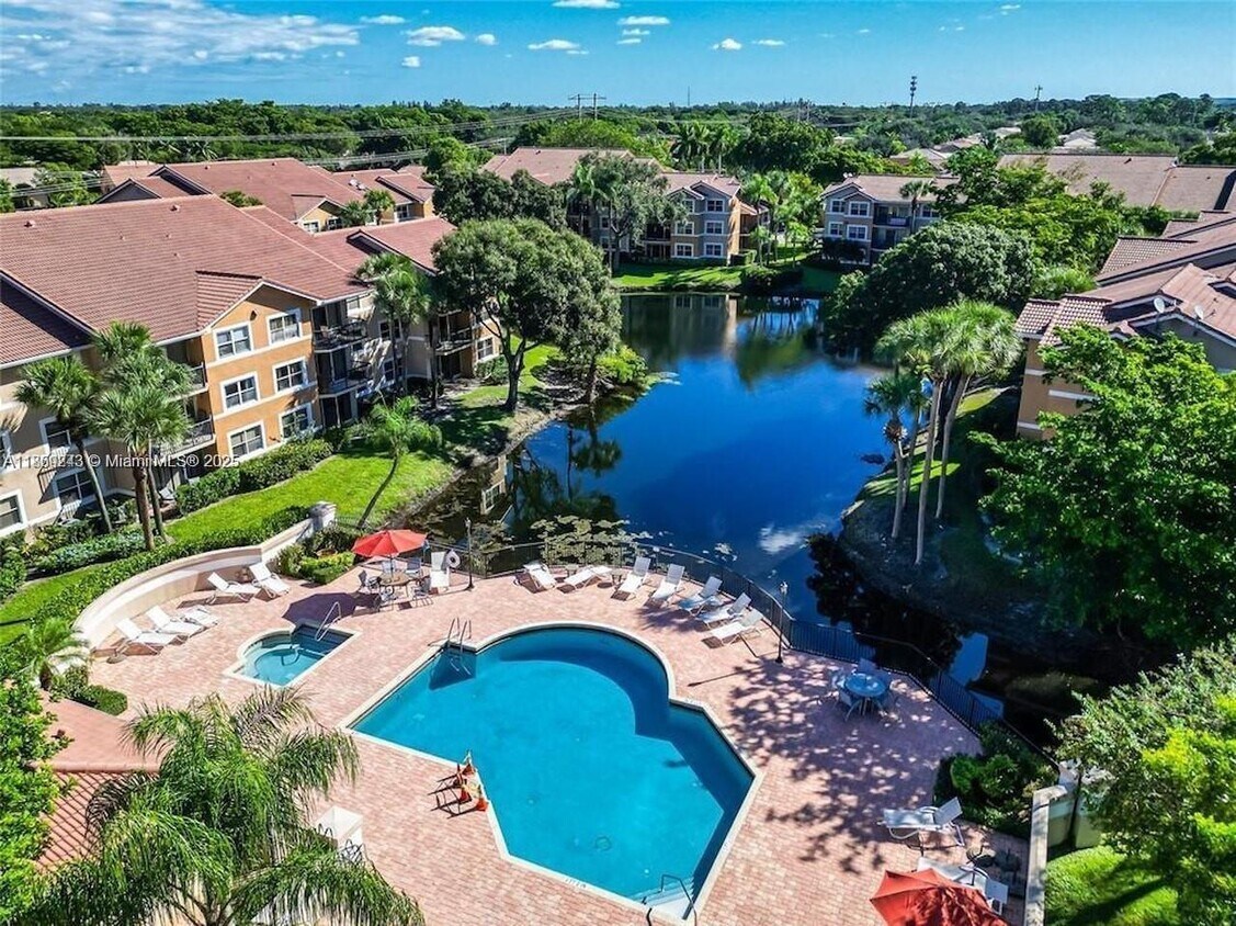Foto principal - 8891 Wiles Rd