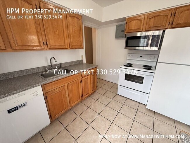 Foto del edificio - 3270 Warrensville Center Rd