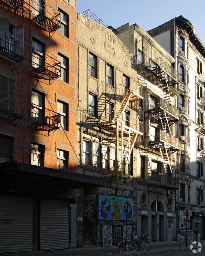 Primary Photo - 156 Rivington St