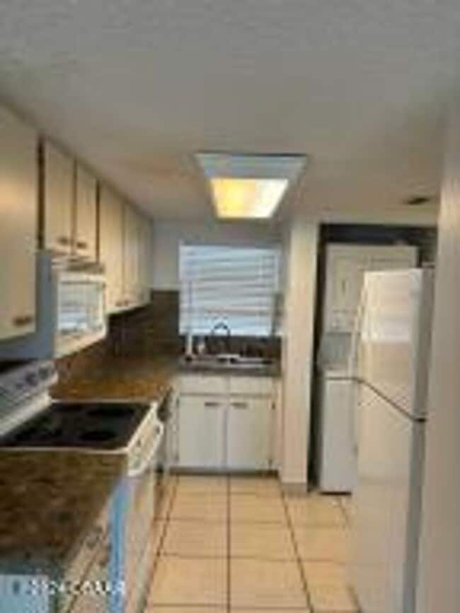 Building Photo - Ocean Front Condo in Ormond Beach