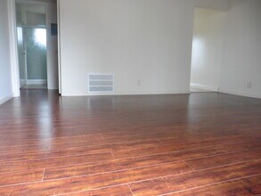 Building Photo - 141 Towne Terrace