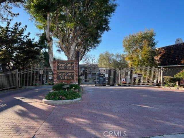 Building Photo - 6526 Ocean Crest Dr