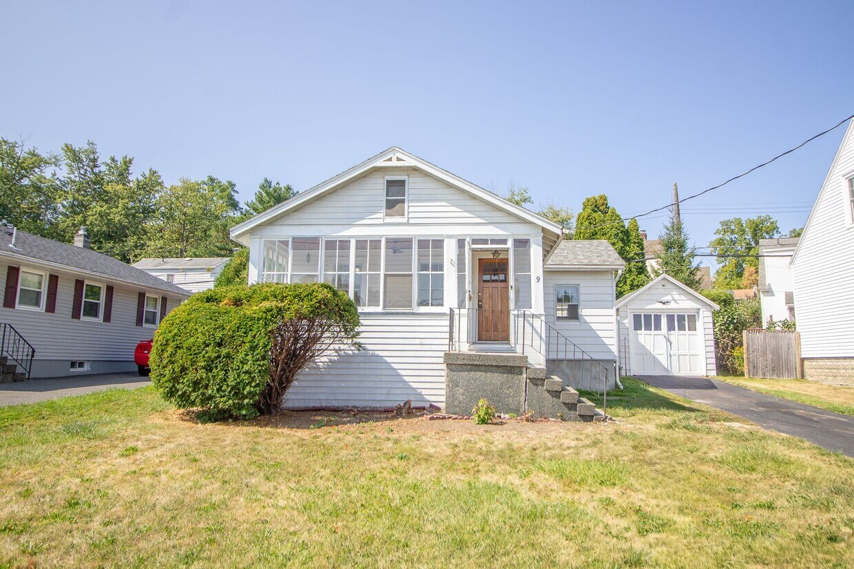 Foto principal - 2 BR 1 BA North Colonie Schools