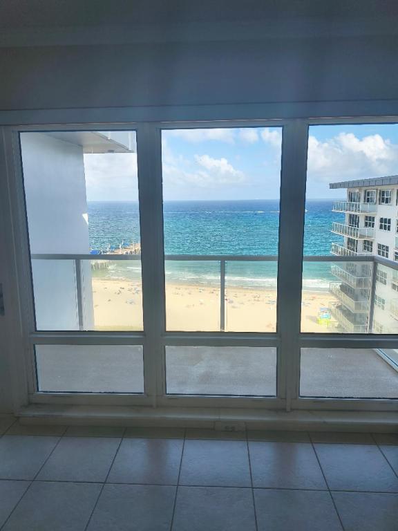 Building Photo - 111 N Pompano Beach Blvd