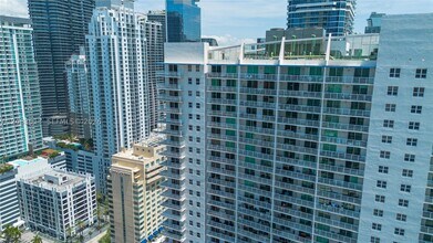 Building Photo - 1200 Brickell Bay Dr
