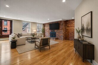 Building Photo - 122 Fulton St