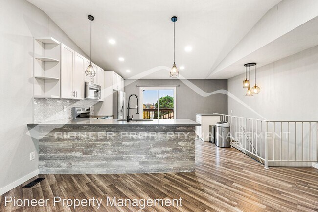 Foto del edificio - 4 br, 3 bath House - 5796 W 74th Pl