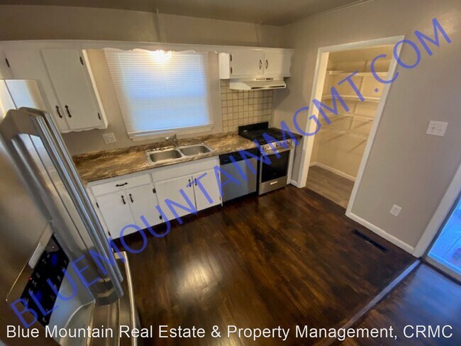 Foto del edificio - 3 br, 1 bath House - 1605 Grant Avenue