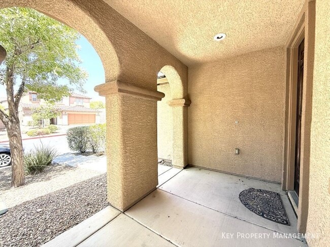 Building Photo - 548 Ivy Spring St
