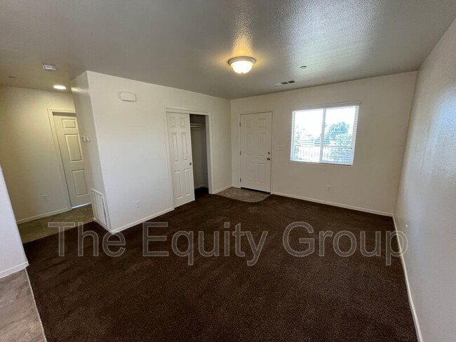 Building Photo - 2133 W Lark Ave