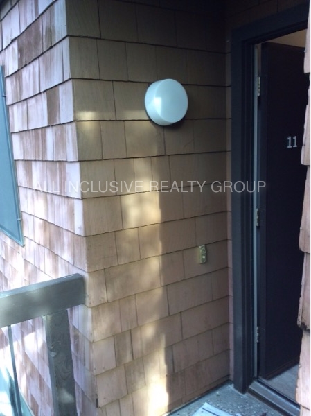 Primary Photo - 792 Woodside Ln E