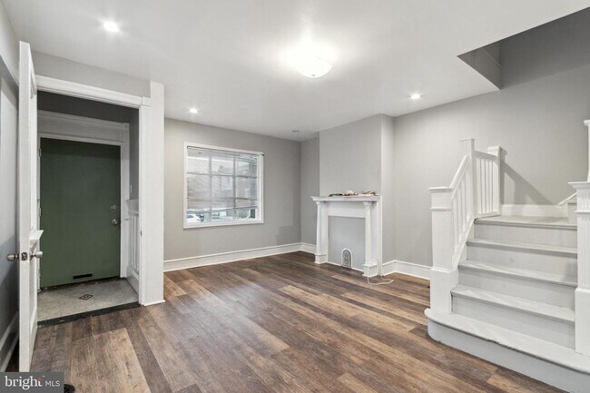 Building Photo - 521 S 57th St