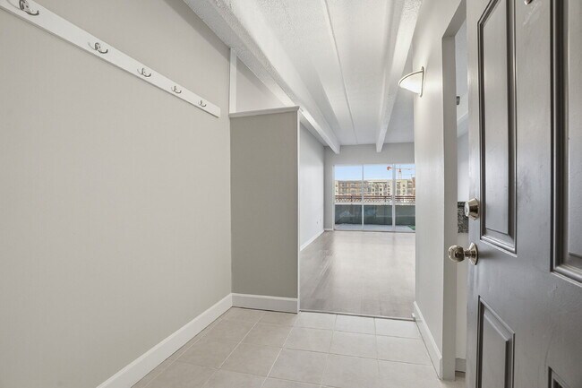 Building Photo - $1,545.94 - 1 Bed, 1 Bath Condo in the Heart of Denver!