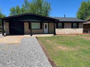 Building Photo - 311 East Dr